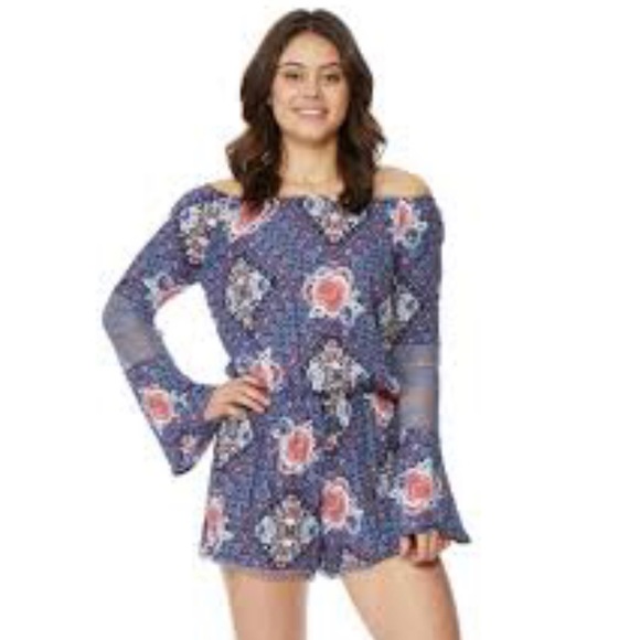 Wallflower || womans Blue Print off Shoulder Crochet Romper Sz Small - Picture 1 of 11